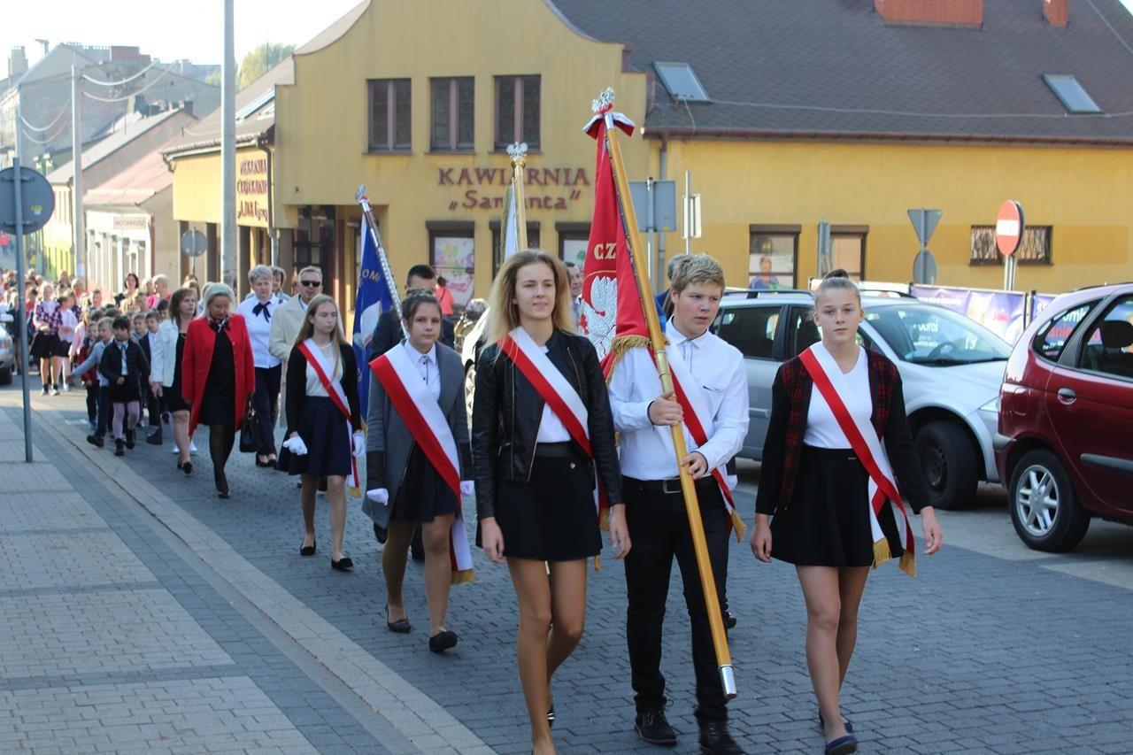 Zdj. nr. 2. Jubileusz 80-lecia istnienia Szkoły Podstawowej nr 2 w Lipnie