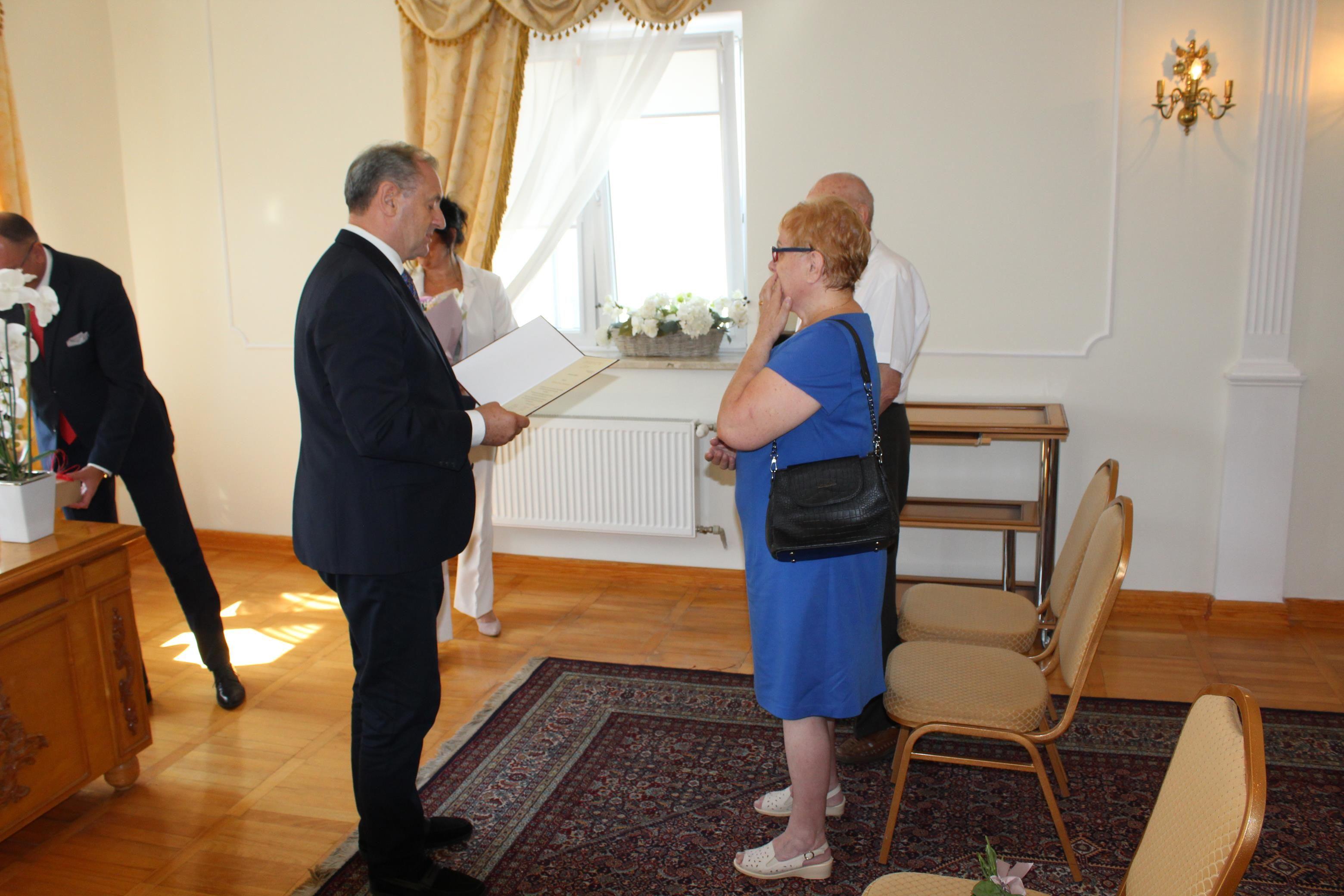 Zdj. nr. 3. Diamentowe i Złote Gody lipnowskich par - 28 sierpnia 2025 r.