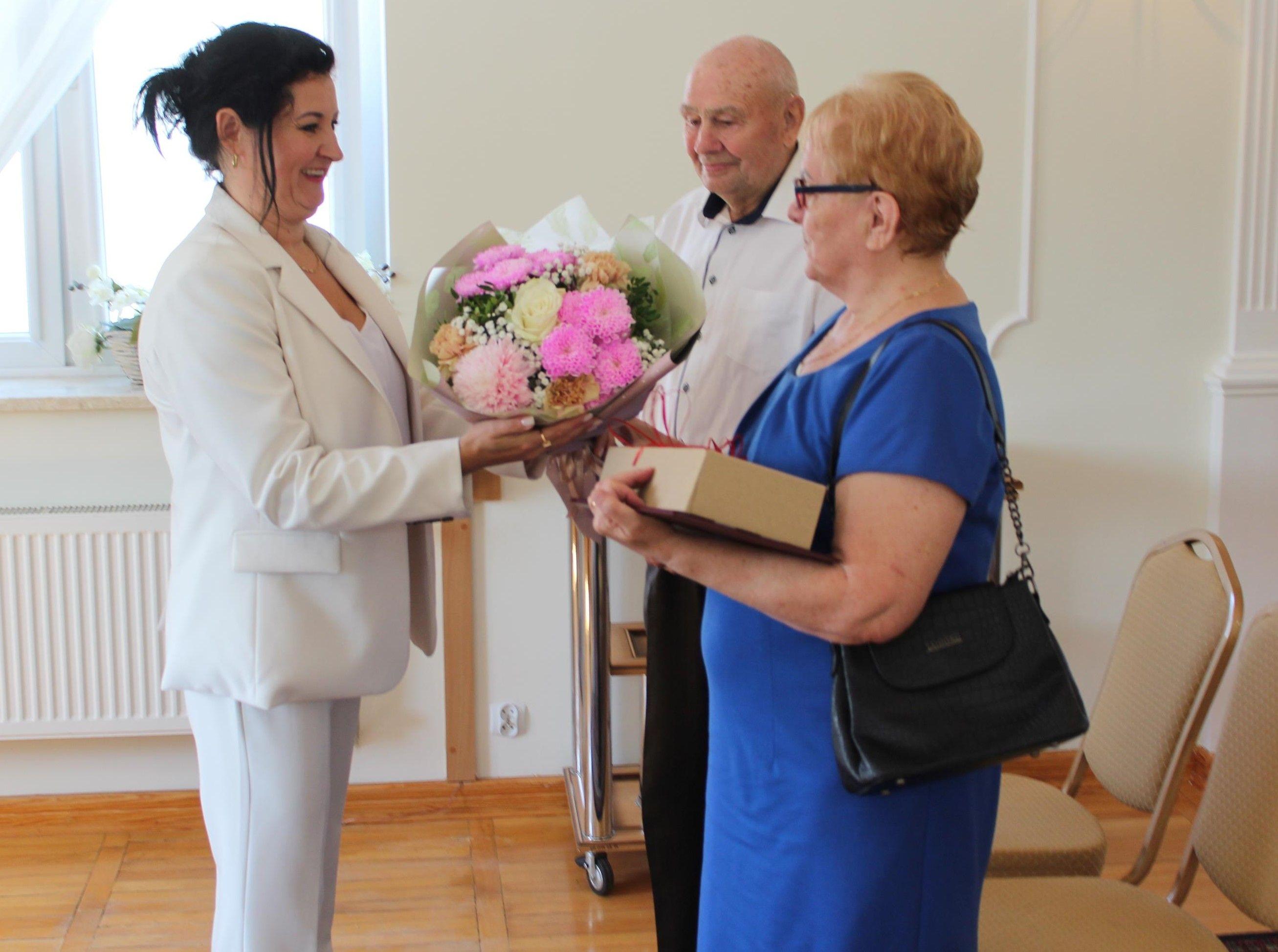 Zdj. nr. 6. Diamentowe i Złote Gody lipnowskich par - 28 sierpnia 2025 r.