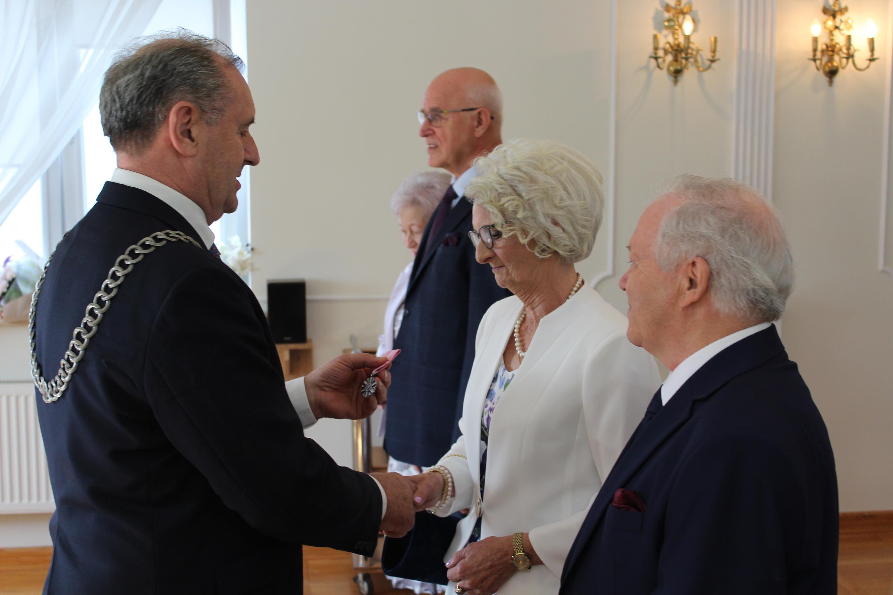 Zdj. nr. 13. Diamentowe i Złote Gody lipnowskich par - 28 sierpnia 2025 r.