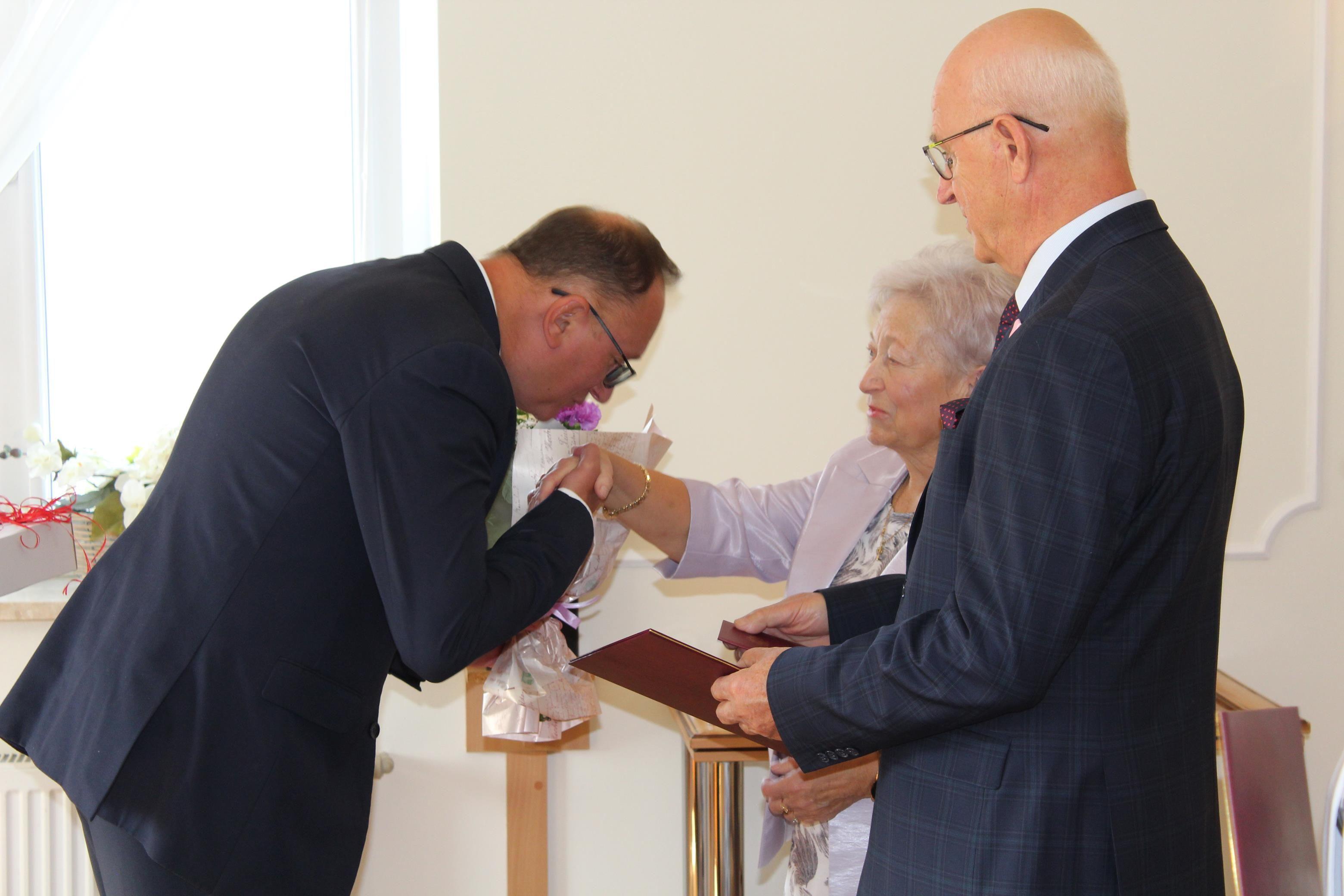 Zdj. nr. 17. Diamentowe i Złote Gody lipnowskich par - 28 sierpnia 2025 r.