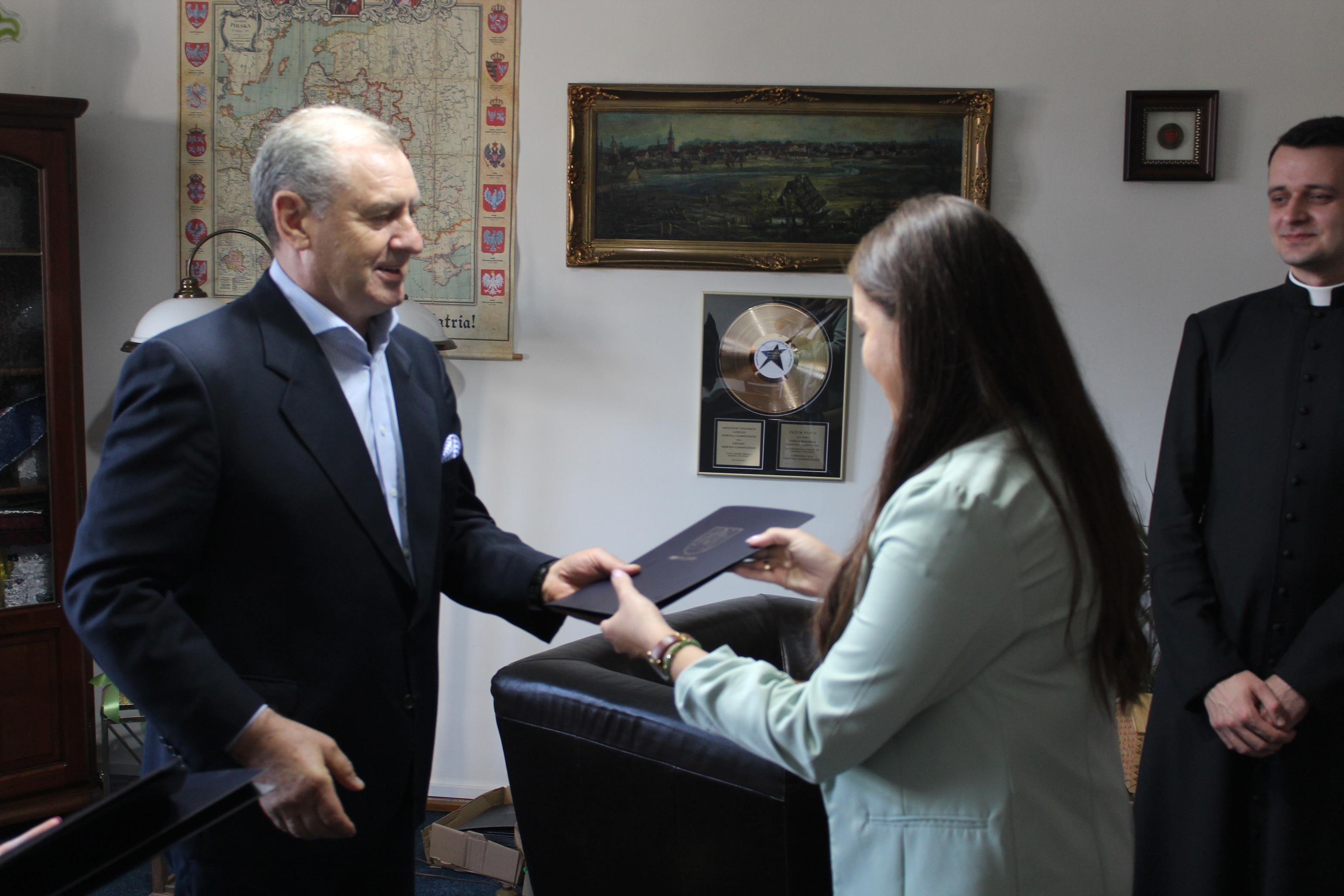 Zdj. nr. 3. Wręczenie aktów mianowania - 5 września 2025 r.