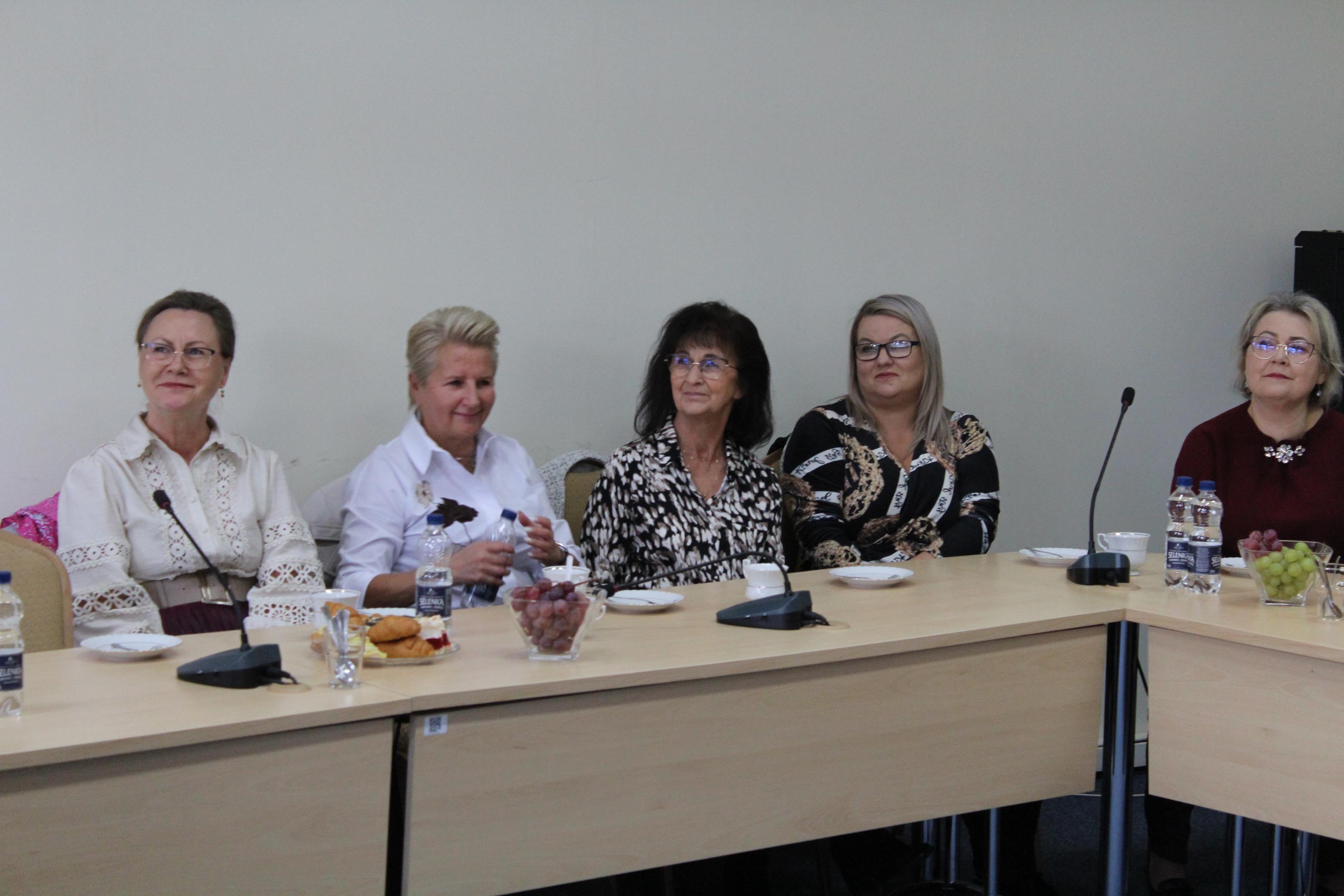 Zdj. nr. 3. Spotkanie z pedagogami z okazji Dnia Edukacji Narodowej - 13 października 2025 r.