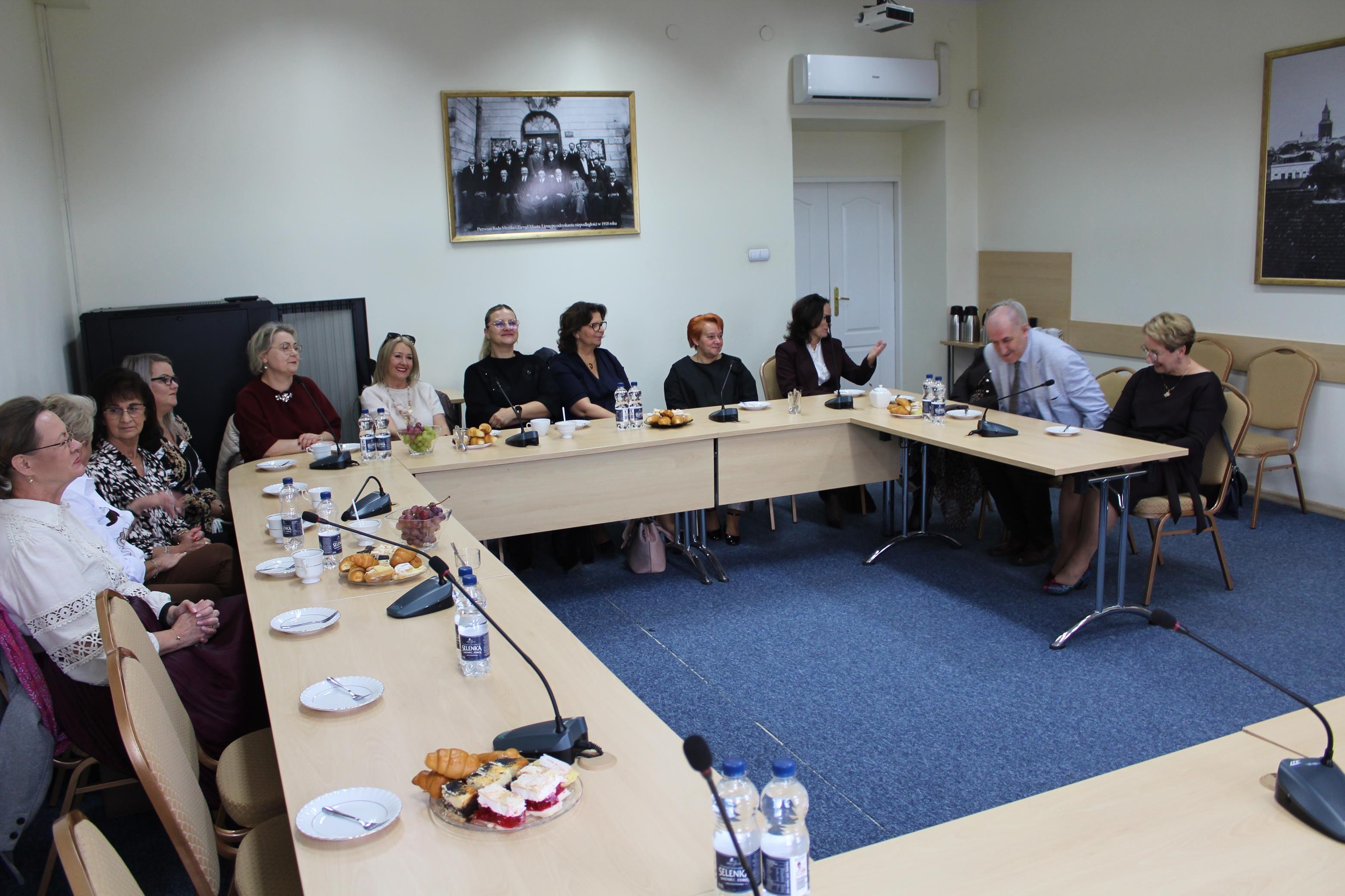 Zdj. nr. 6. Spotkanie z pedagogami z okazji Dnia Edukacji Narodowej - 13 października 2025 r.