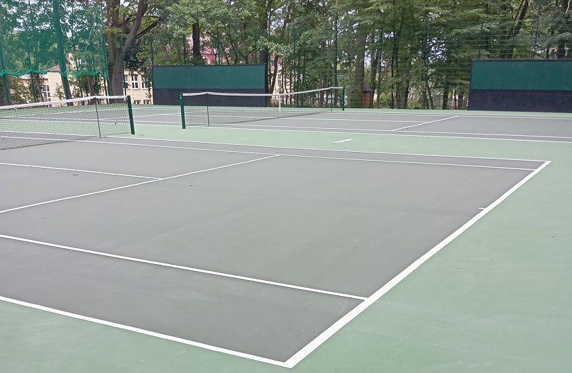 Korty w parku już dostępne