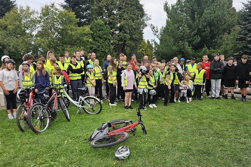 Lipnowscy policjanci na rajdzie „Szkoła na rowery”